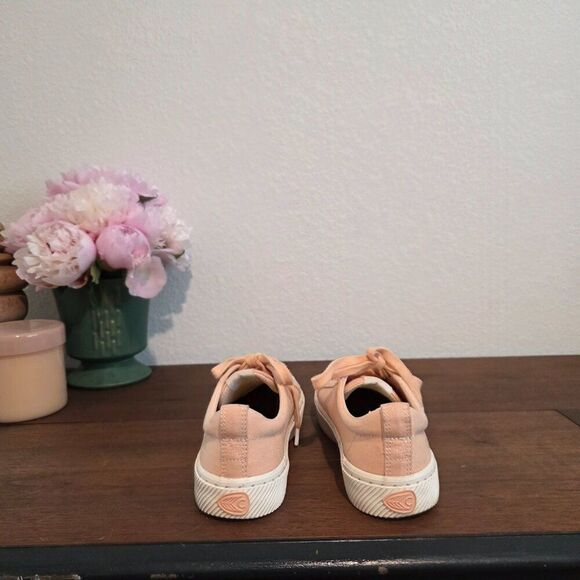 CARIUMA - Women's Pantone Peach Fuzz Canvas Sneakers Sz 7 - Picture 6 of 8